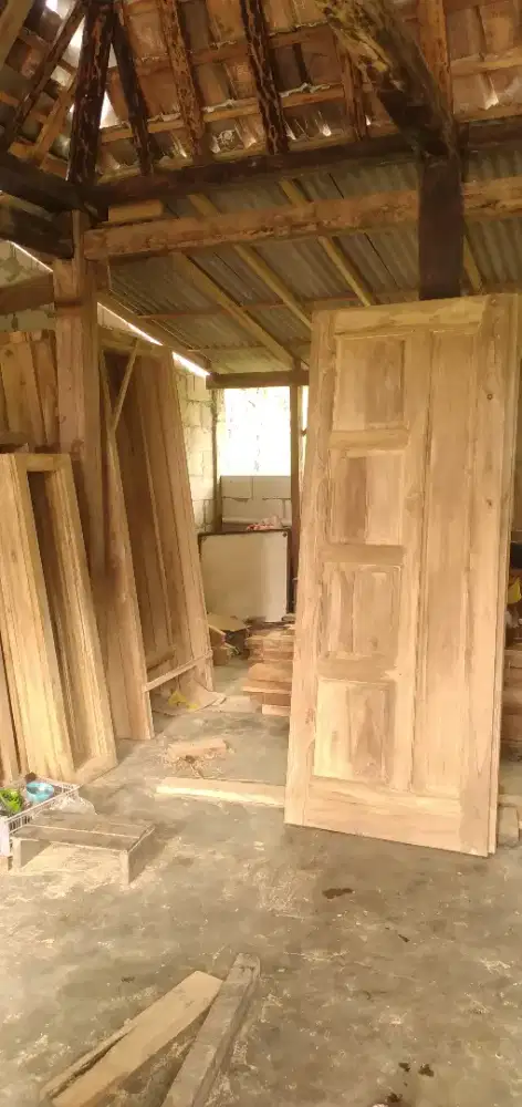 Pintu kamar jati