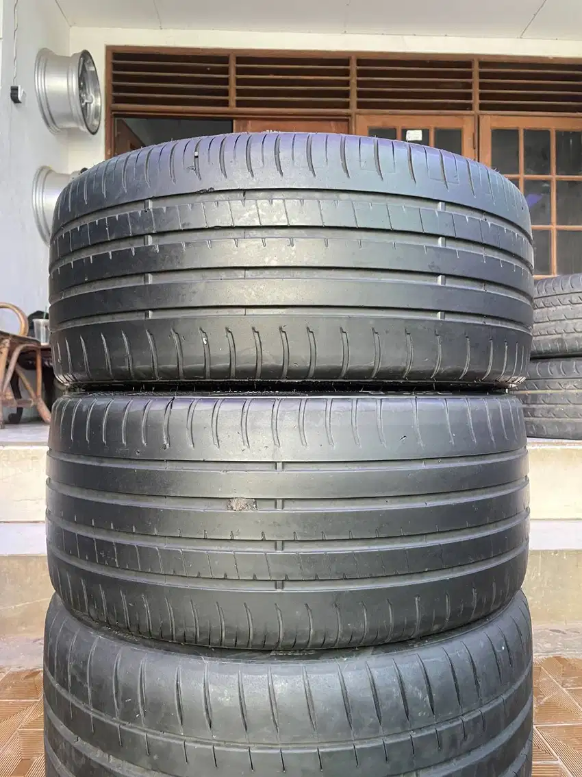 Ban Accelera PHI R 245 35 r20 2Pcs