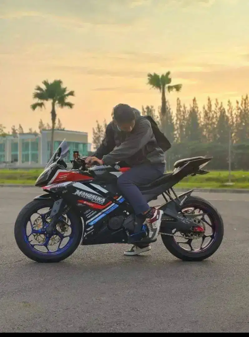 Yamaha R15 v2 tahun 2016