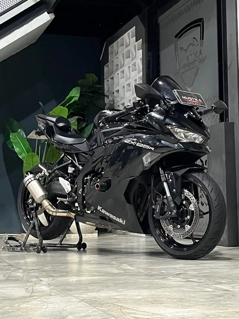 ODO 5000! Kawasaki ZX25R NON ABS TFT 2023