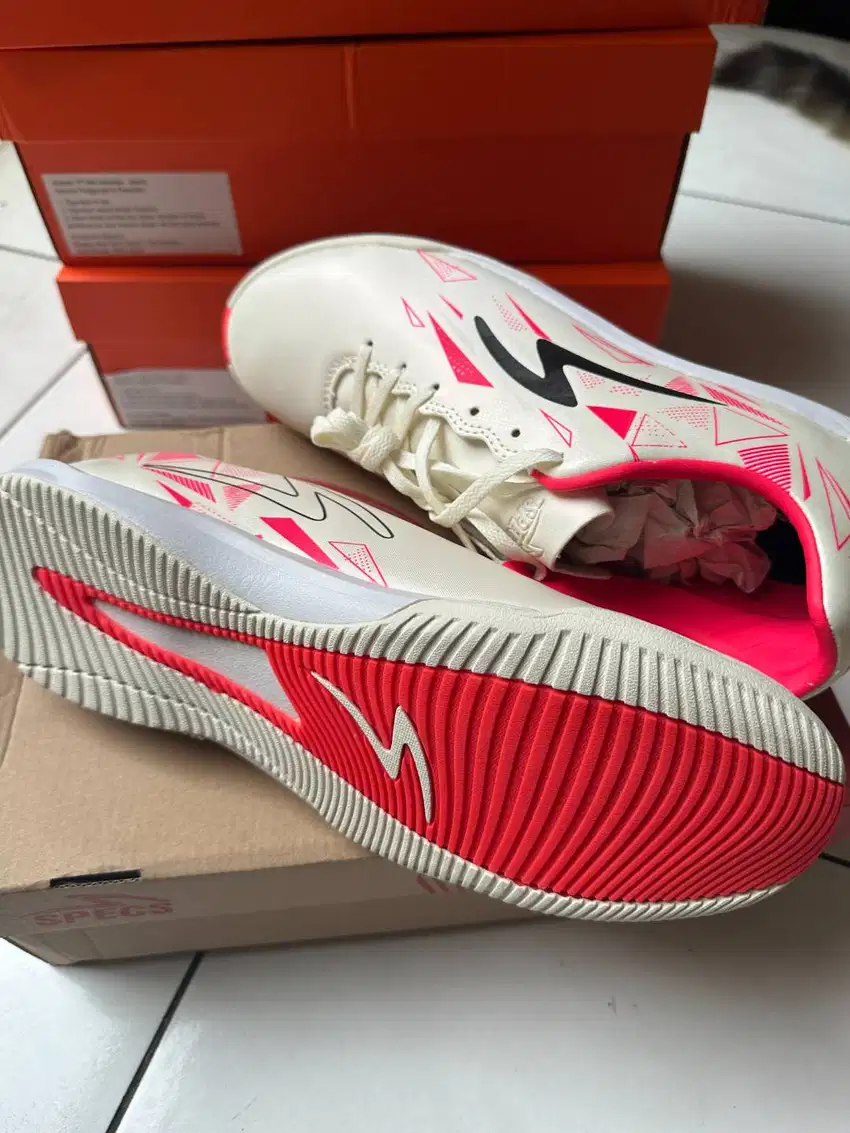 Sepatu Futsal Specs Speedblaze IN Cloud Dancer Diva Pink | Putih Merah