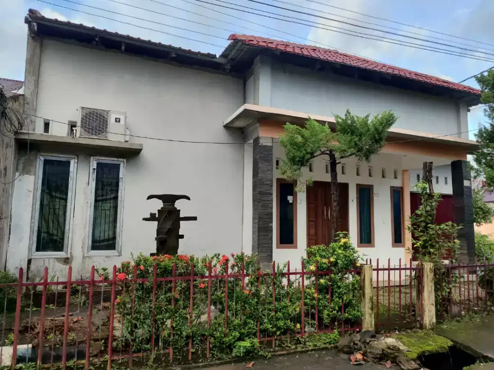 Rumah Siteba Hook Hadap Timur