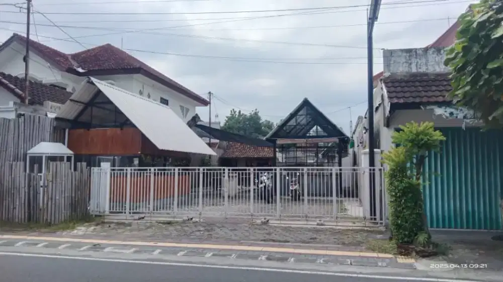 Jual Cepat Quest House dn cafe Strategis dekat Kampus UAD, RS Jogja