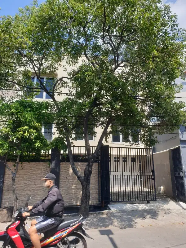 Ruko Dijual, tempat usaha penyewaan studio rekaman plus kost kost an
