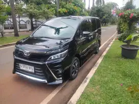Toyota Voxy 2.0 AT tahun 2019
