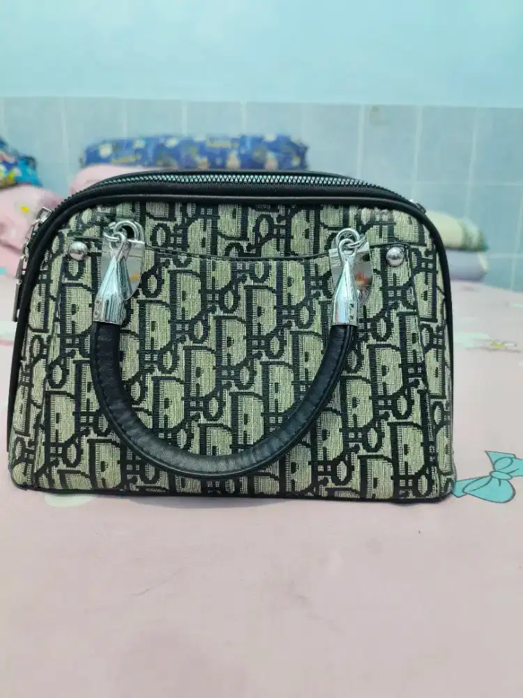 Tas wanita import ukuran medium SECOND