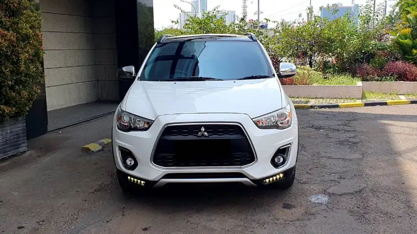 [ LOW KM ] Mitsubishi Outlander Sport PX 2.0 AT Putih 2018/2019