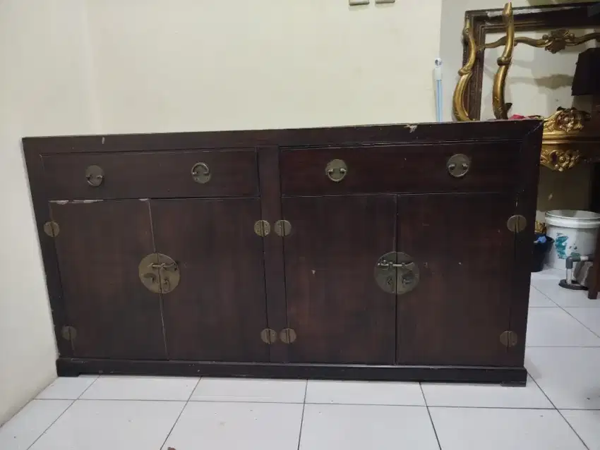 Lemari jati lawas