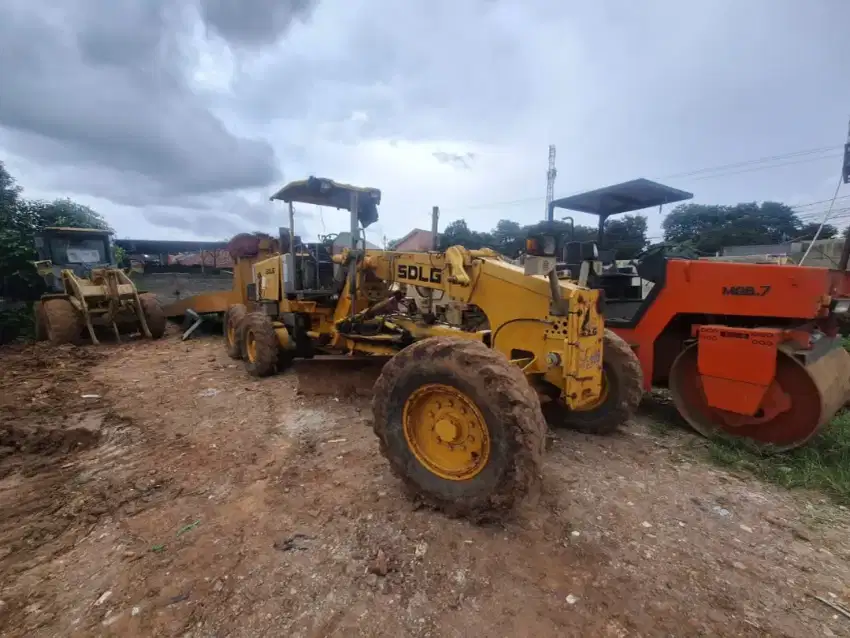 Motor grader SDLG tahun 2016