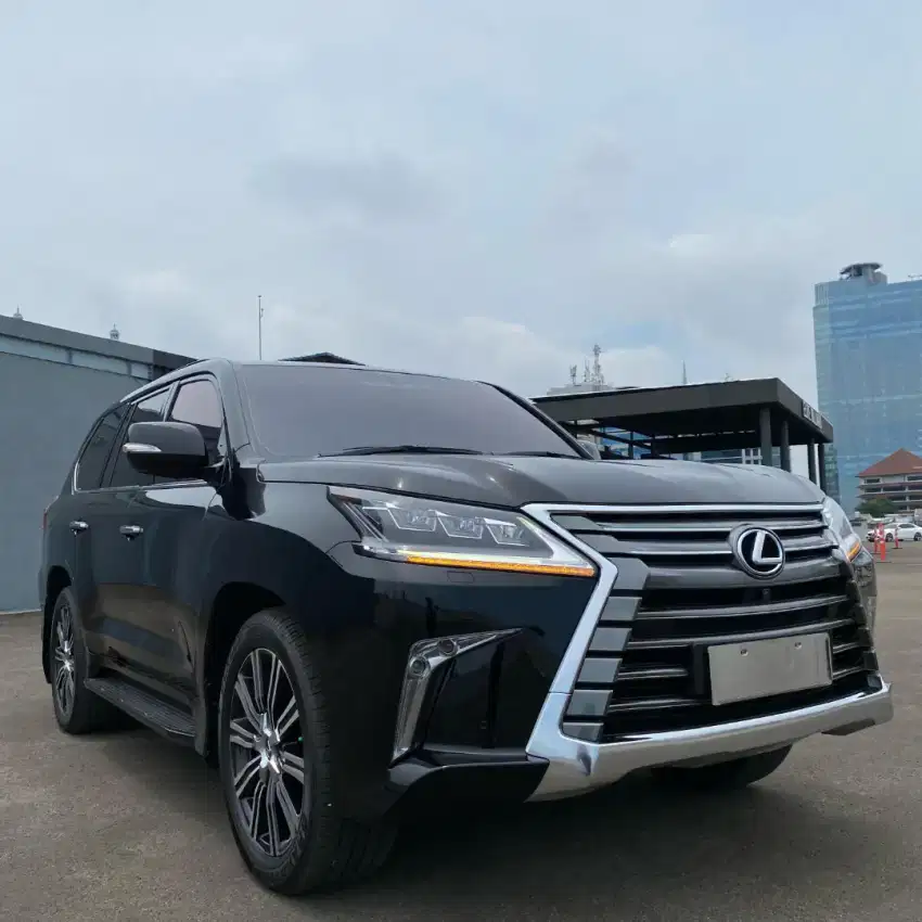 Lexus LX 570 Luxury Tahun 2018