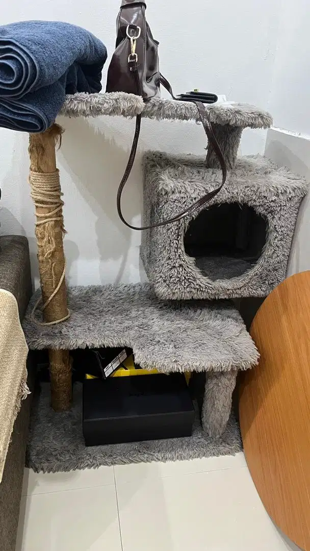 Cat Tree/ Tempat Main Kucing/ Anjing/ Scratcher / Rumah Kucing/ Anjing