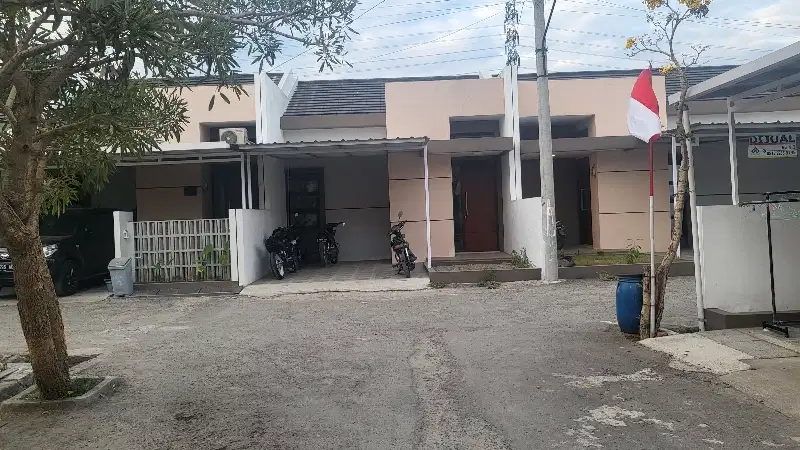 dijual rumah cluster jalan lebar di Arcamanik Cisaranten