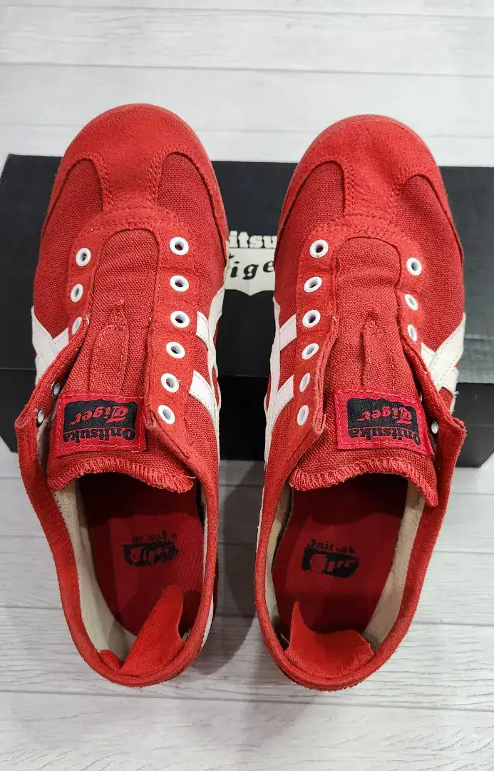 ONITSUKA TIGER MEXICO 66 SLIP ON