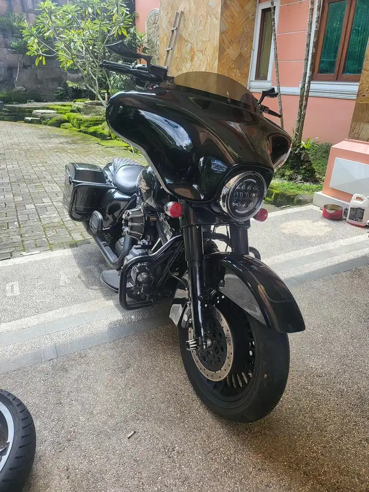 Murah jual cepat np electra glide touring 2011