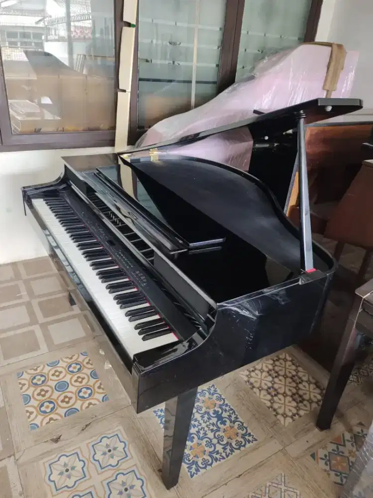 Baby Grand Yamaha Clavinova CLP 465 GP Piano Digital