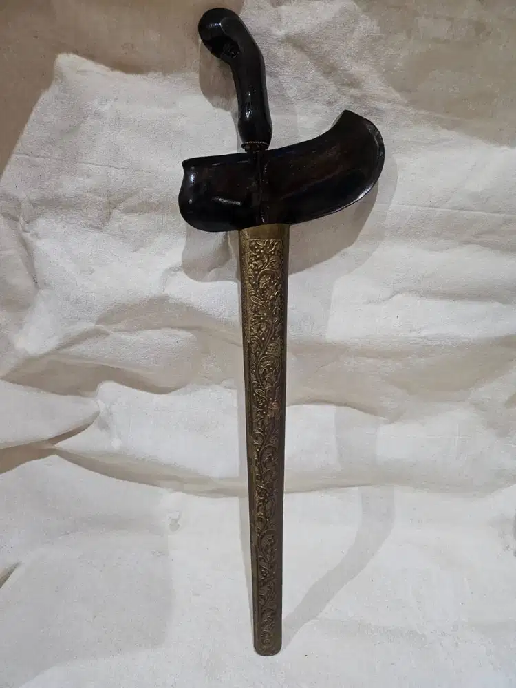 Keris Naga Besuki Kinatah