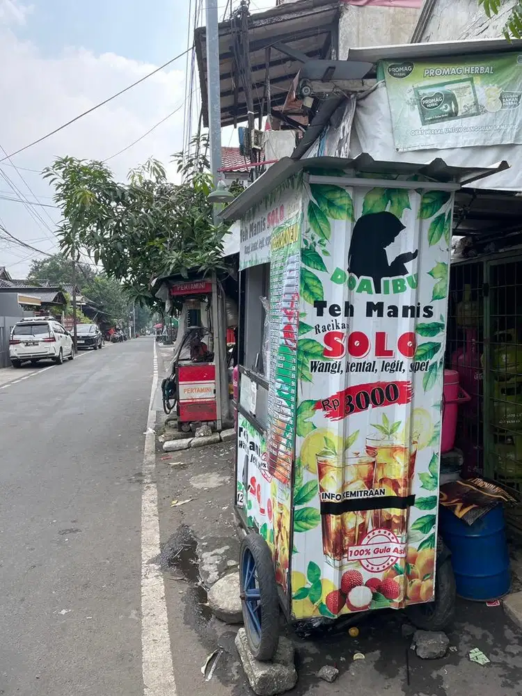 Penjaga Stand Es Teh Solo