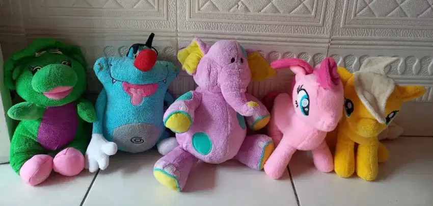 Boneka medium dan kecil sisa toko (39pc)