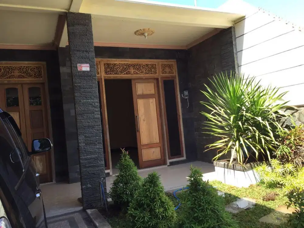 Dijual rumah full granite + batu alam. Bebas banjir