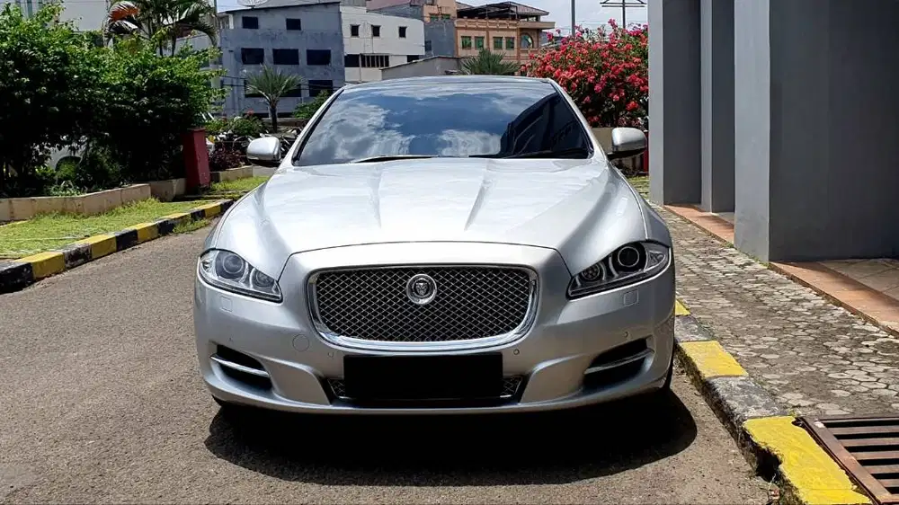Jaguar XJL 3.0 V6 AWD Fullspec AT Silver NIK 2013 Low Miles Antik