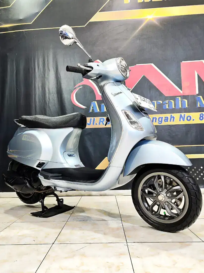 Piaggio Vespa LX 125 I Get 2023 slow on going kekinian siap pakai
