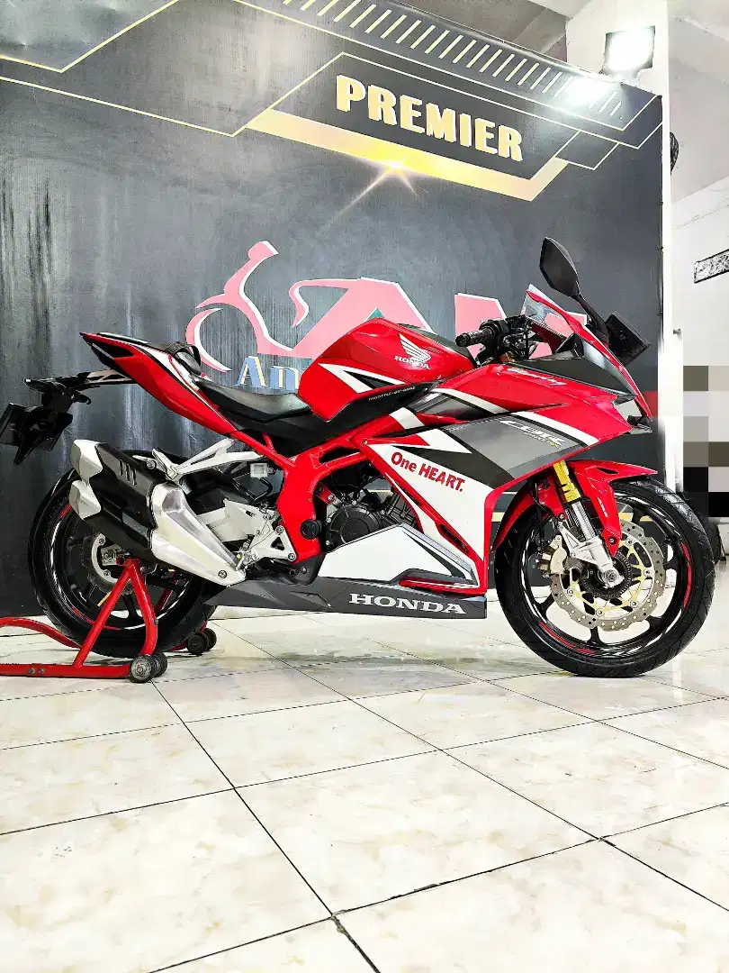 CBR 250 ABS 2cilinder km 2rb RCR Mulus pol. Anugerah Motor rungkut