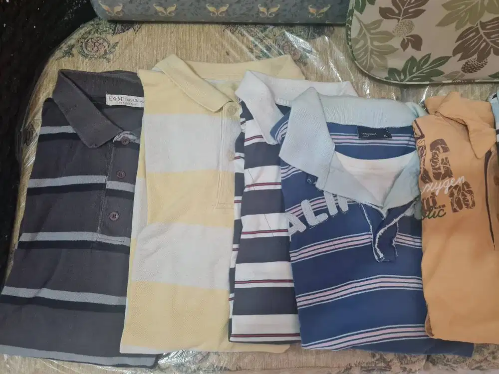 Baju-baju Berkerah Pria (Bekas)