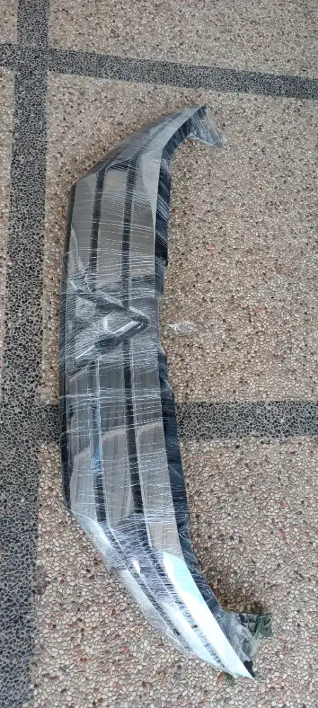 Grill frame / Ram depan Xpander original