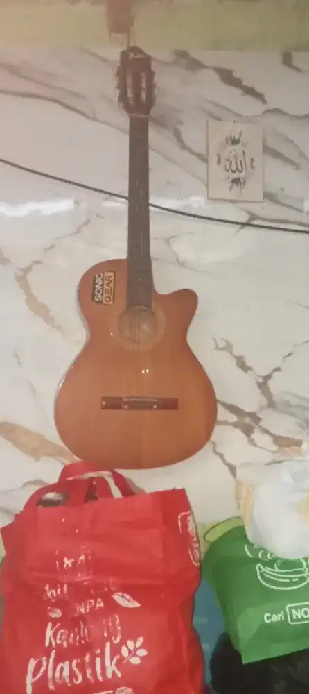 Gitar seken pnjang hampir satu meter