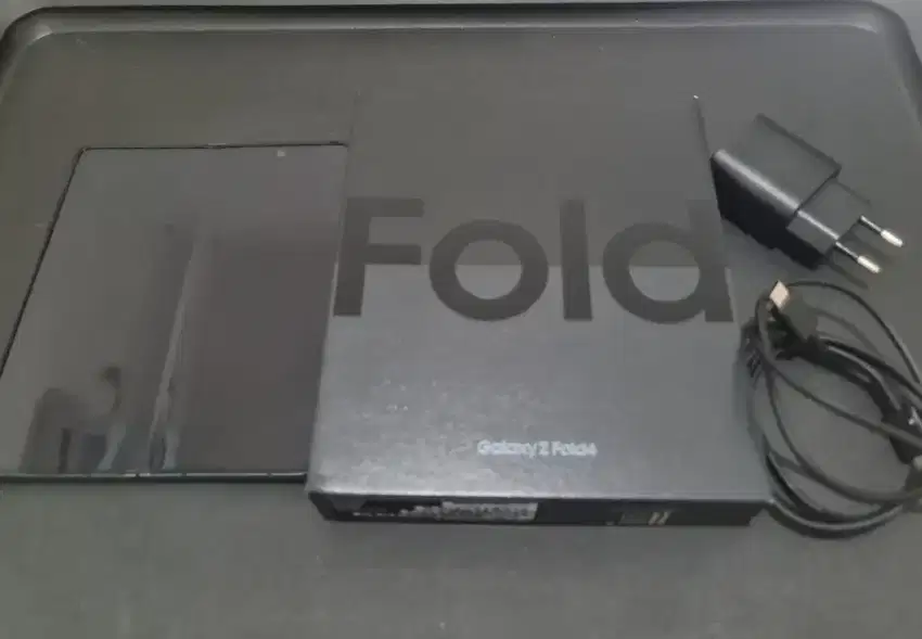 Samsung Z Fold 4 Gray Green