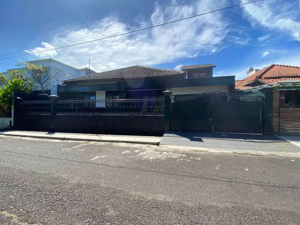 Rumah 1 Lantai dalam Komplek Elit Cinere