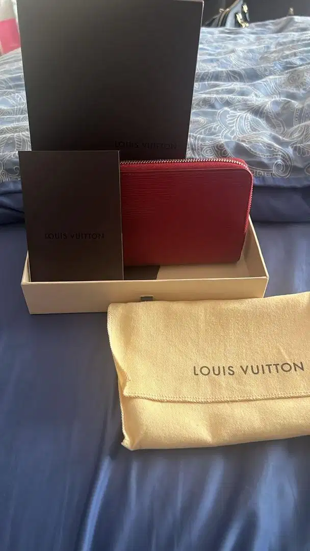 Zip wallet dompet LV