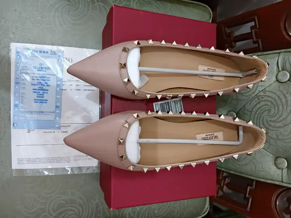 Sale sepatu original valentino