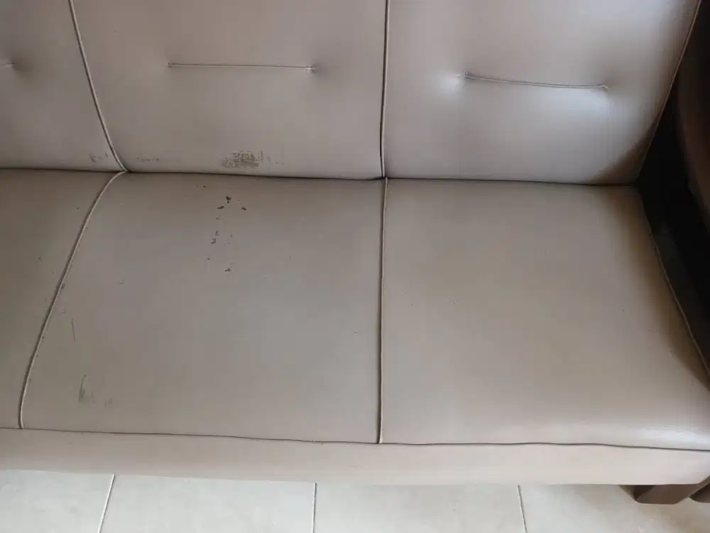 Kursi sofa kayu