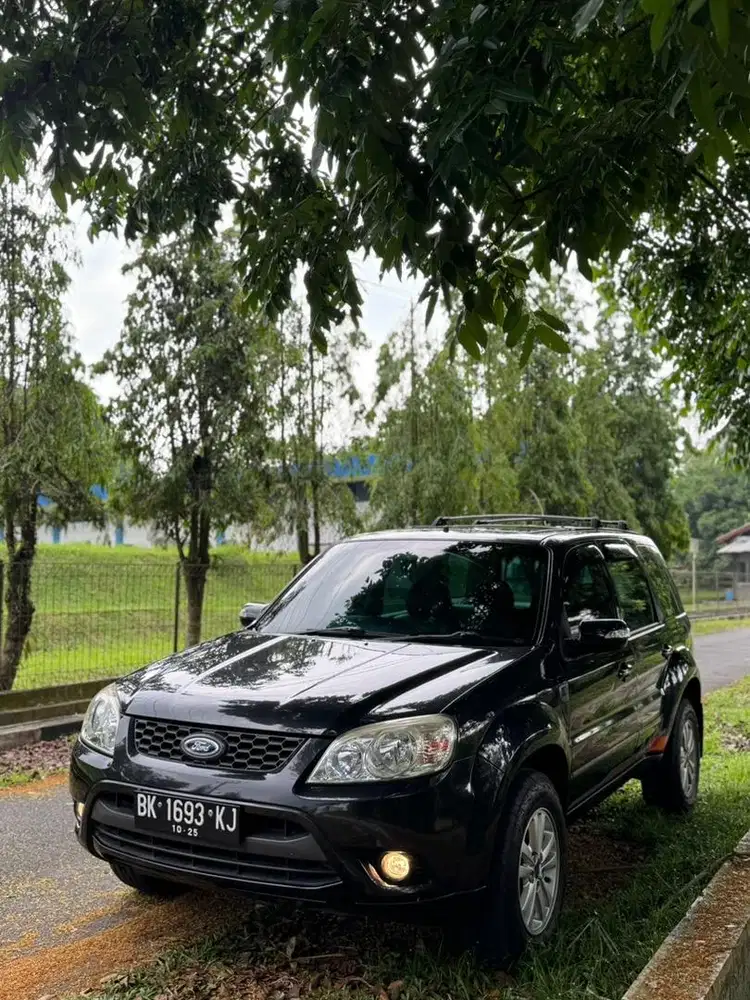 Ford escape facelift XLT 2010 Low Km Original