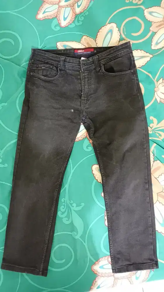 Celana jeans hitam gabrielle