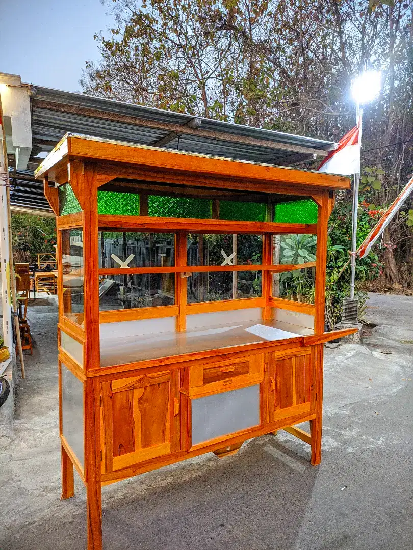 Gerobak nasi goreng, gerobak angkringan, gerobak Bebek goreng, dll