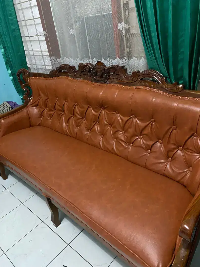Kursi jati penambahan busa dan pergantian kulit