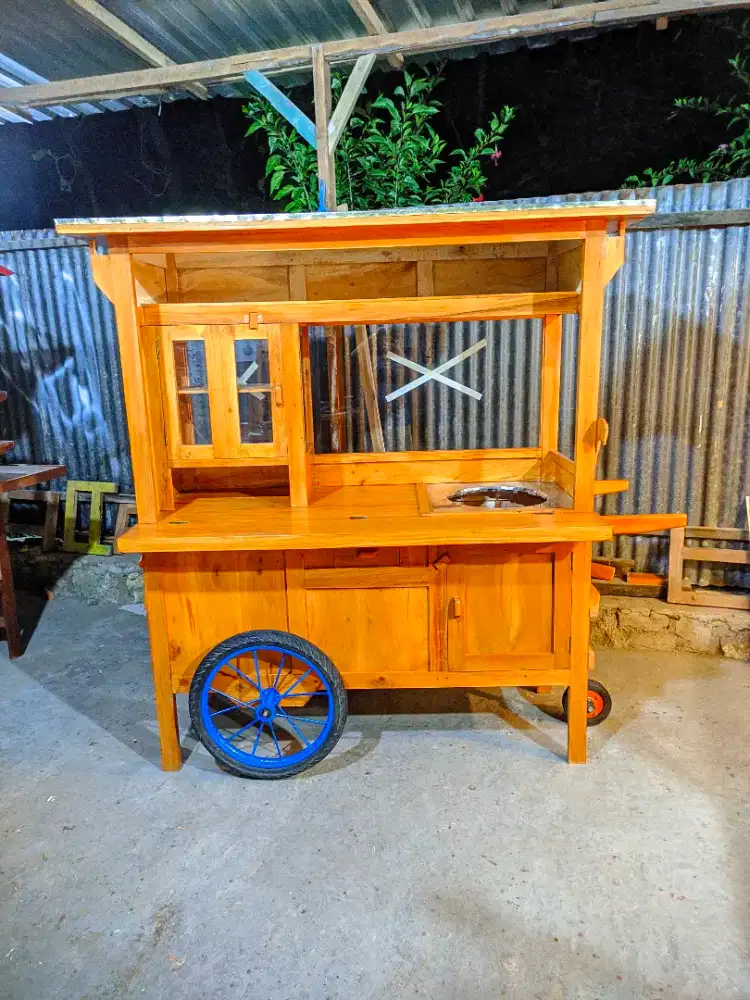Gerobak bakso, gerobak angkringan, gerobak soto, dll