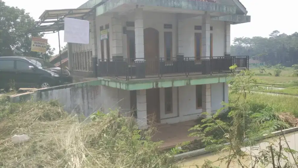 DIJUAL Rumah 2 Lt, Pinggir Jl Raya Pandeglang Rangkas