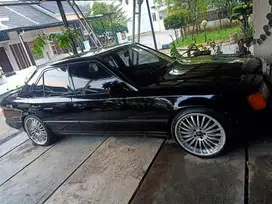 Mercedes-Benz E320 1989 Bensin