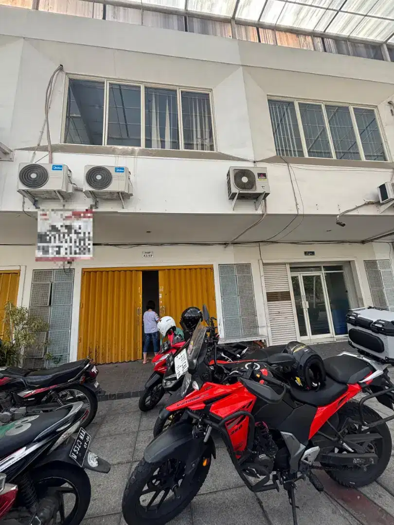 Dijual Ruko Gwalk Citraland row lebar dan parkir luas