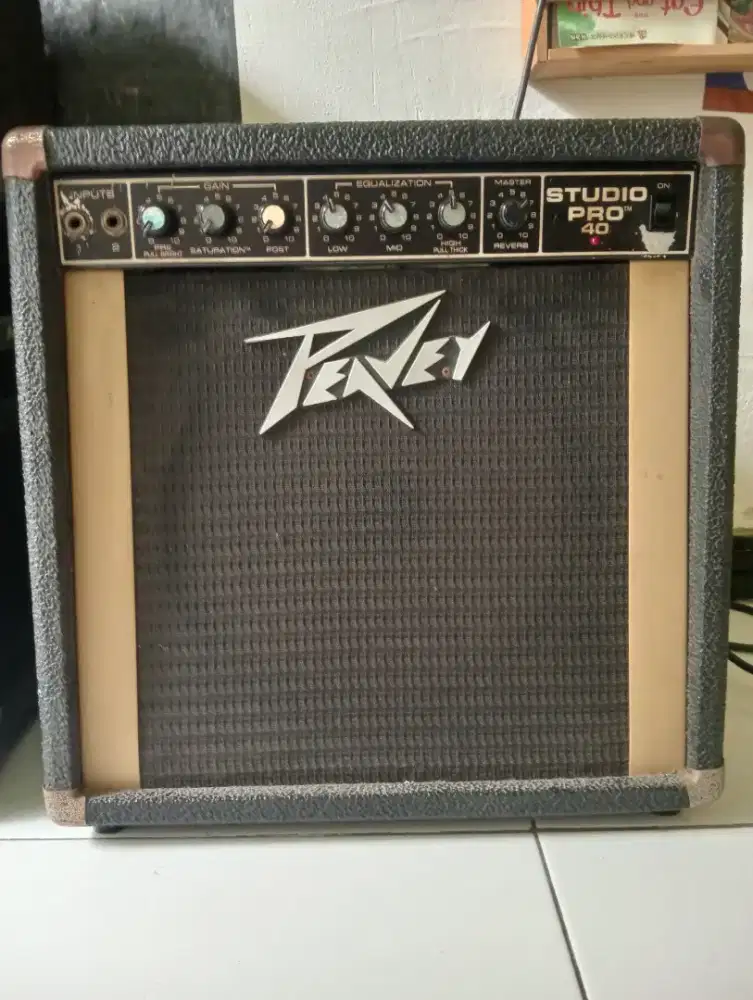 Ampli Gitar Peavey