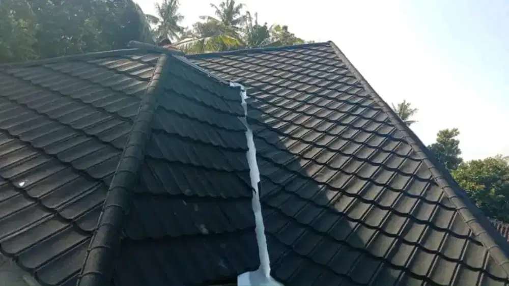 Rangka atap baja ringan