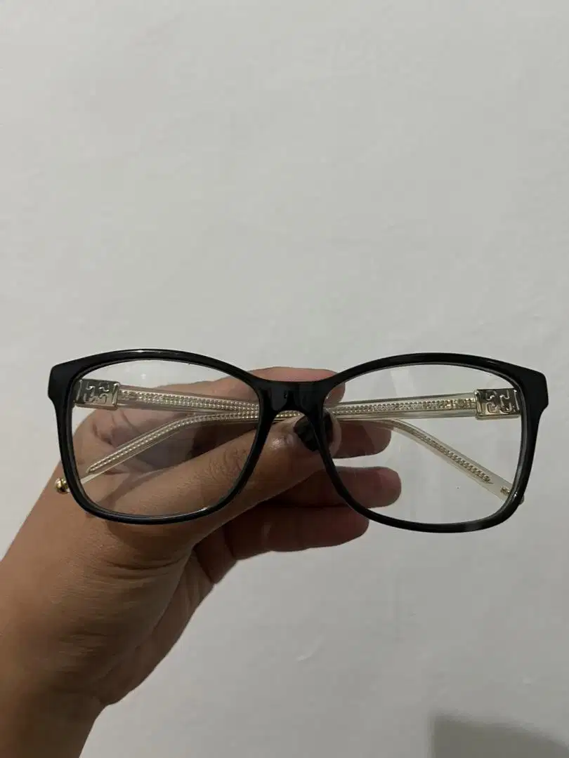 Dijual Frame Kacamata Merek Escada Orginal