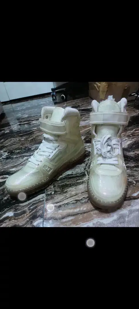 Sepatu lv high transparan size 8 tunggak