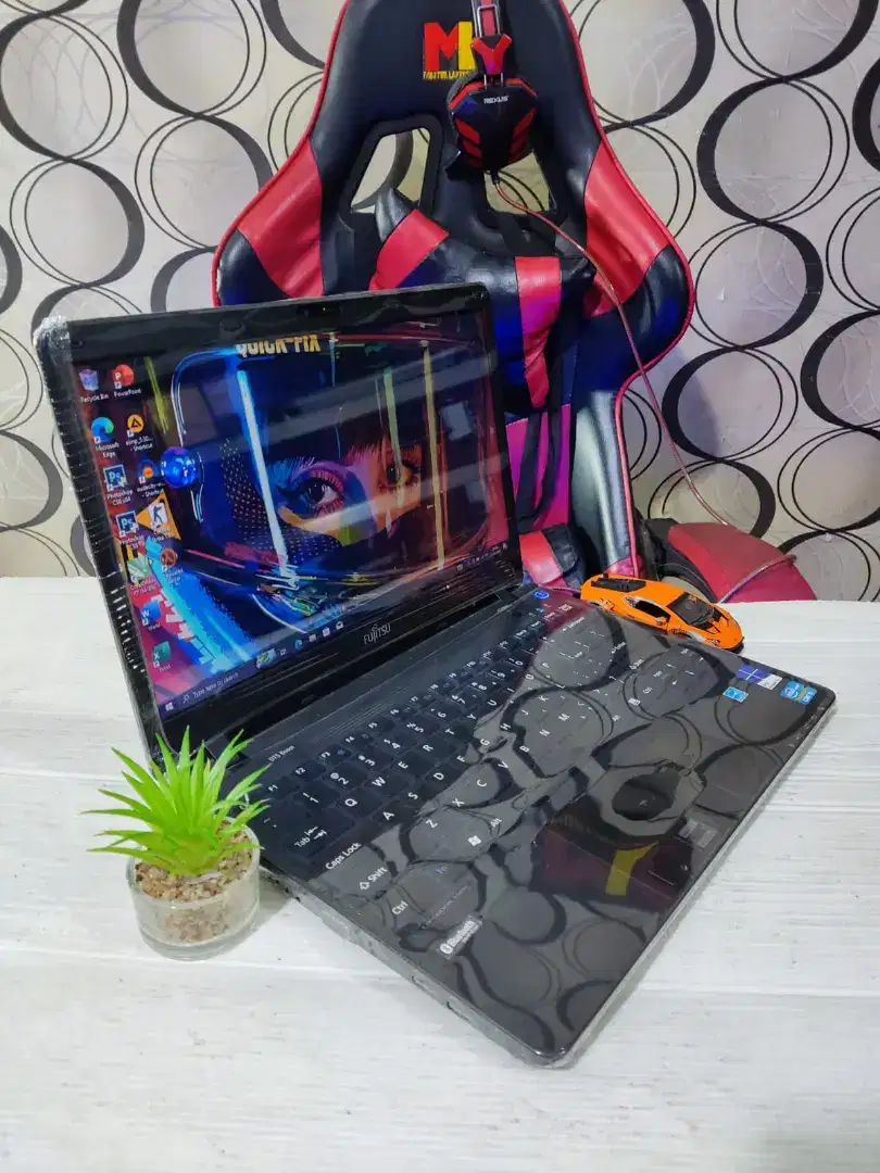 Laptop Branded Fujitsu Lifebook SH772 Black Edition