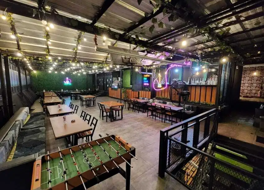 Ex.Cafe Resto dan Hunian. Gandeng Pinggir Jalan Utama Jati Padang
