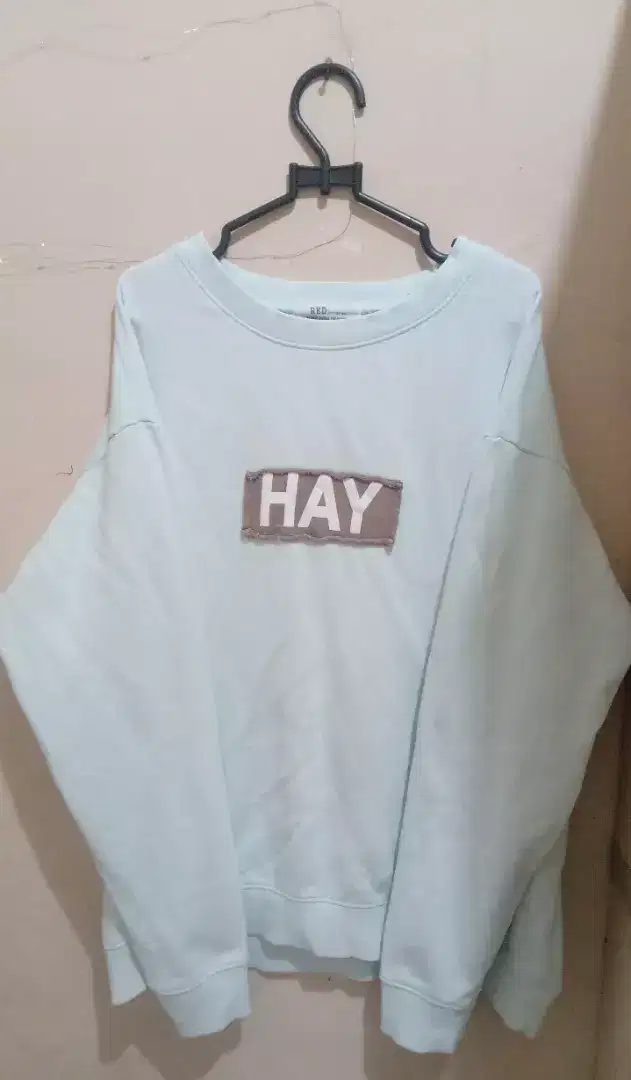Crewneck Hay by Red