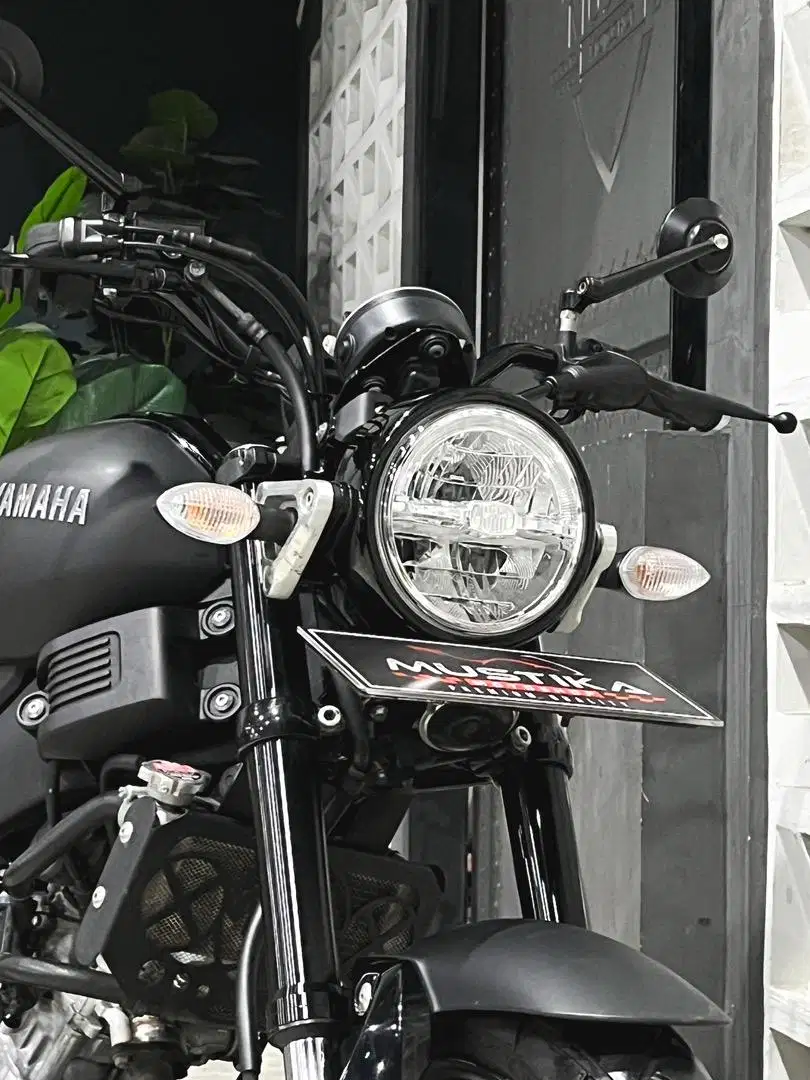 Istimewa ODO 9RB‼️Yamaha XSR 155 th 2022 hitam - Ayu Mustika